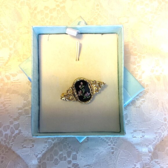 Vintage Floral Gold Tone Brooch Timeless Vtg Pin Jewelry for Tops Dresses Scarfs - Picture 1 of 8